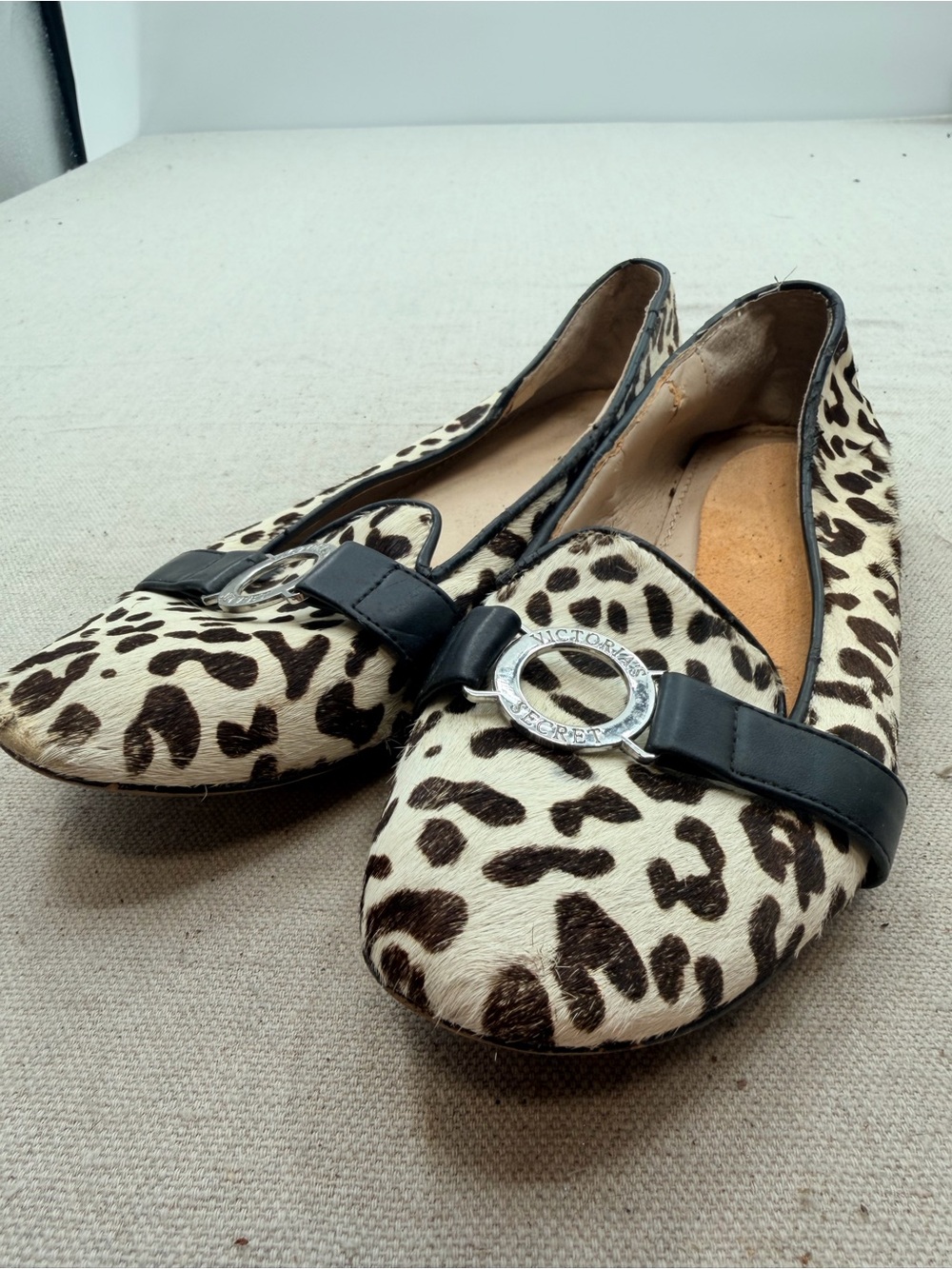 Victoria's Secret Cream and Black Leopard Ballet Flats with Logo Ring